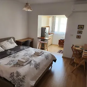 Apartment Andi's Place-comfy Studio-city Center, Tirana